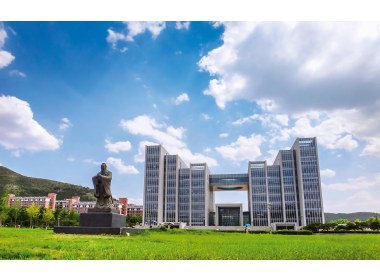 山东师范大学长清湖校区图书馆