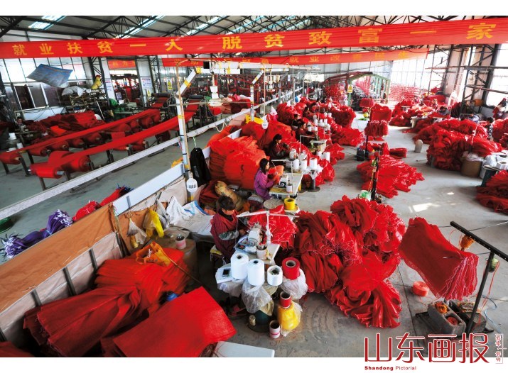 致富思源不忘本 扶贫济困献爱心（组图之五）