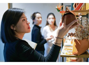前来“淘宝”的顾客