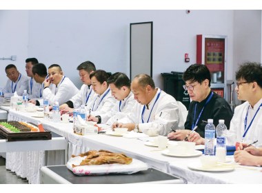 评委们点评菜品