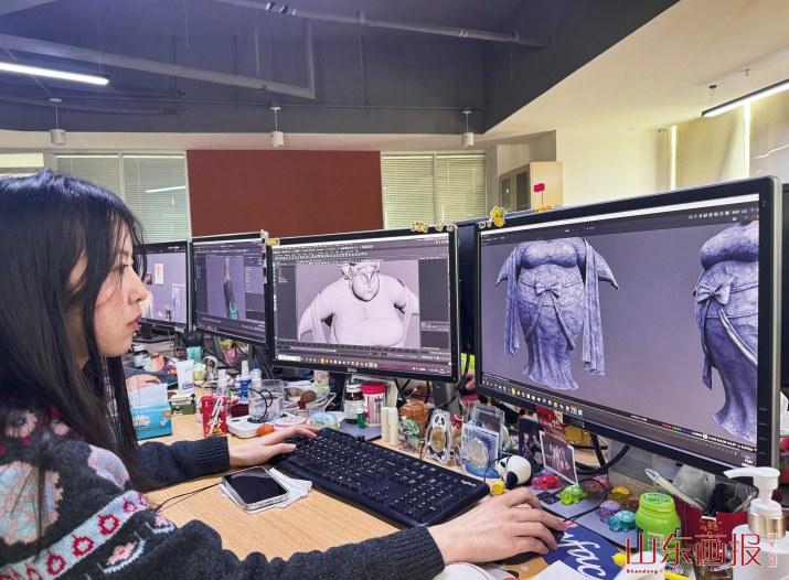 工作人员制作《哪吒2》中的石矶娘娘