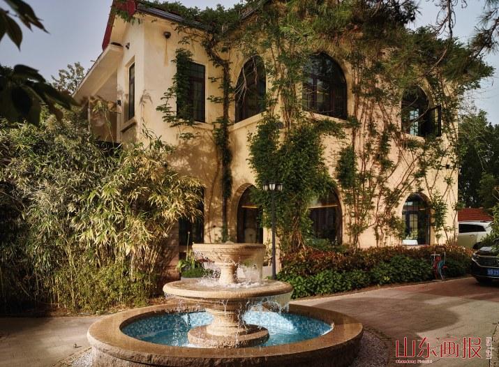 喷泉和房子依旧