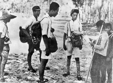 根据地的“儿童团”站岗放哨