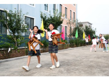 一周的艺术教育让孩子们变得更加自信、阳光、开朗