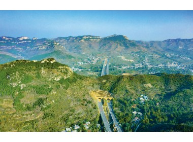 绿水青山间济泰相连