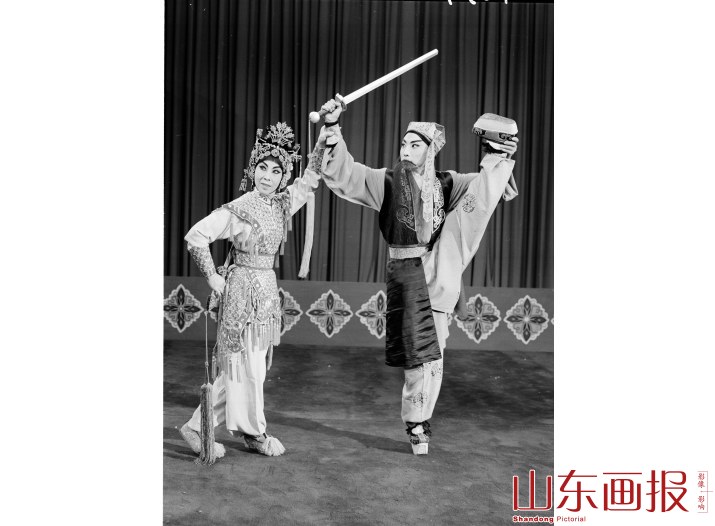 省京剧团演员 俞砚霞 宋玉庆剧照